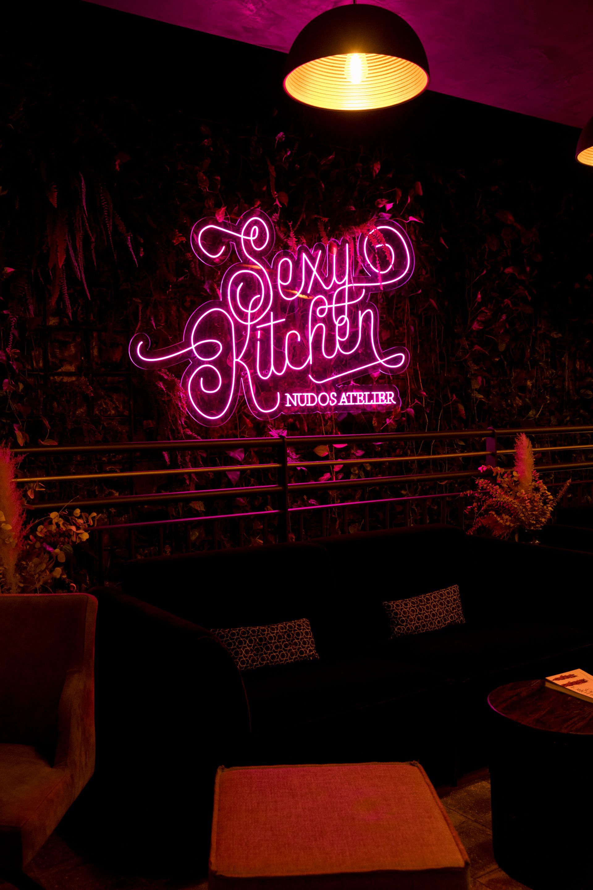 A neon sign that says 