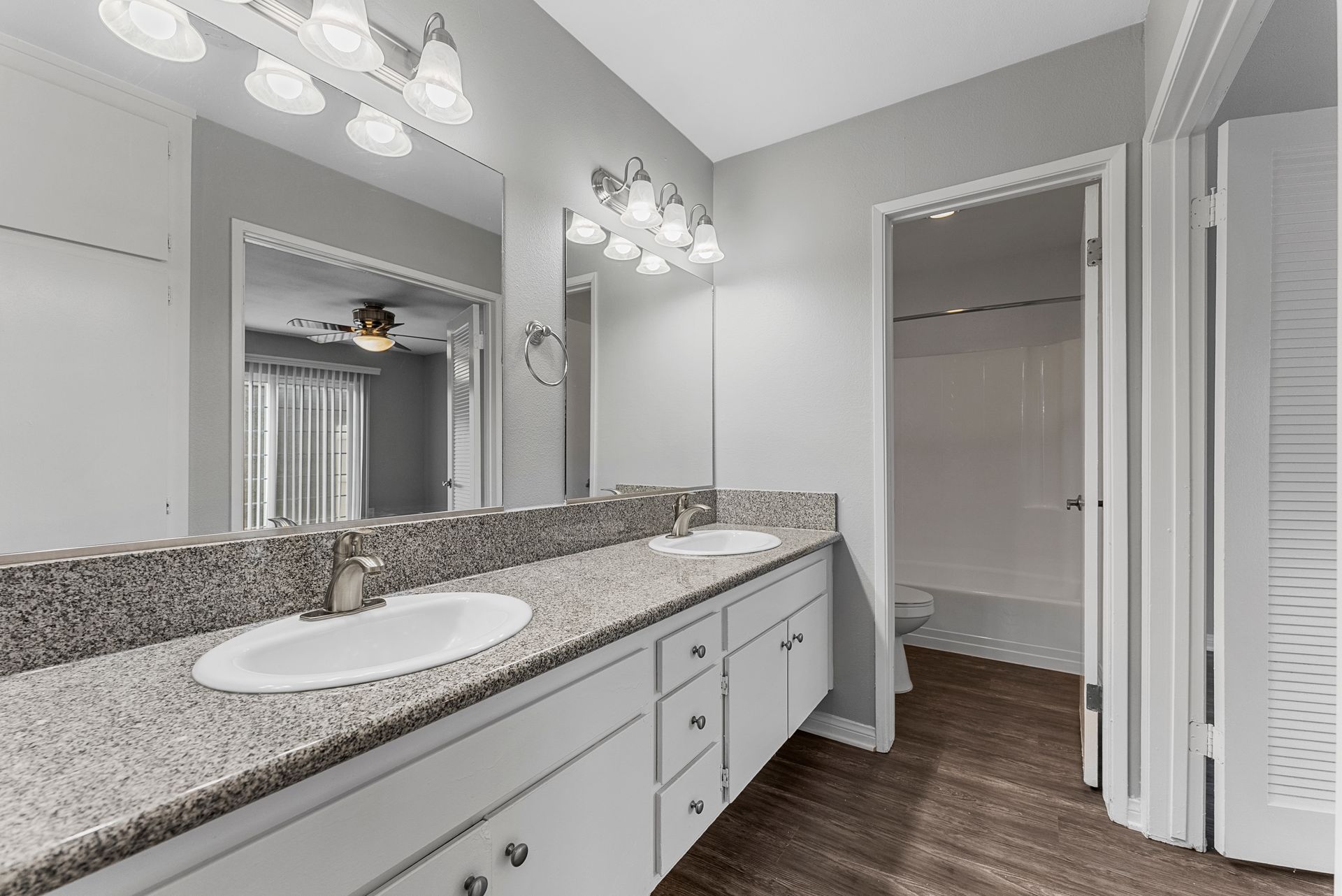 Serena Vista Apartments photo gallery