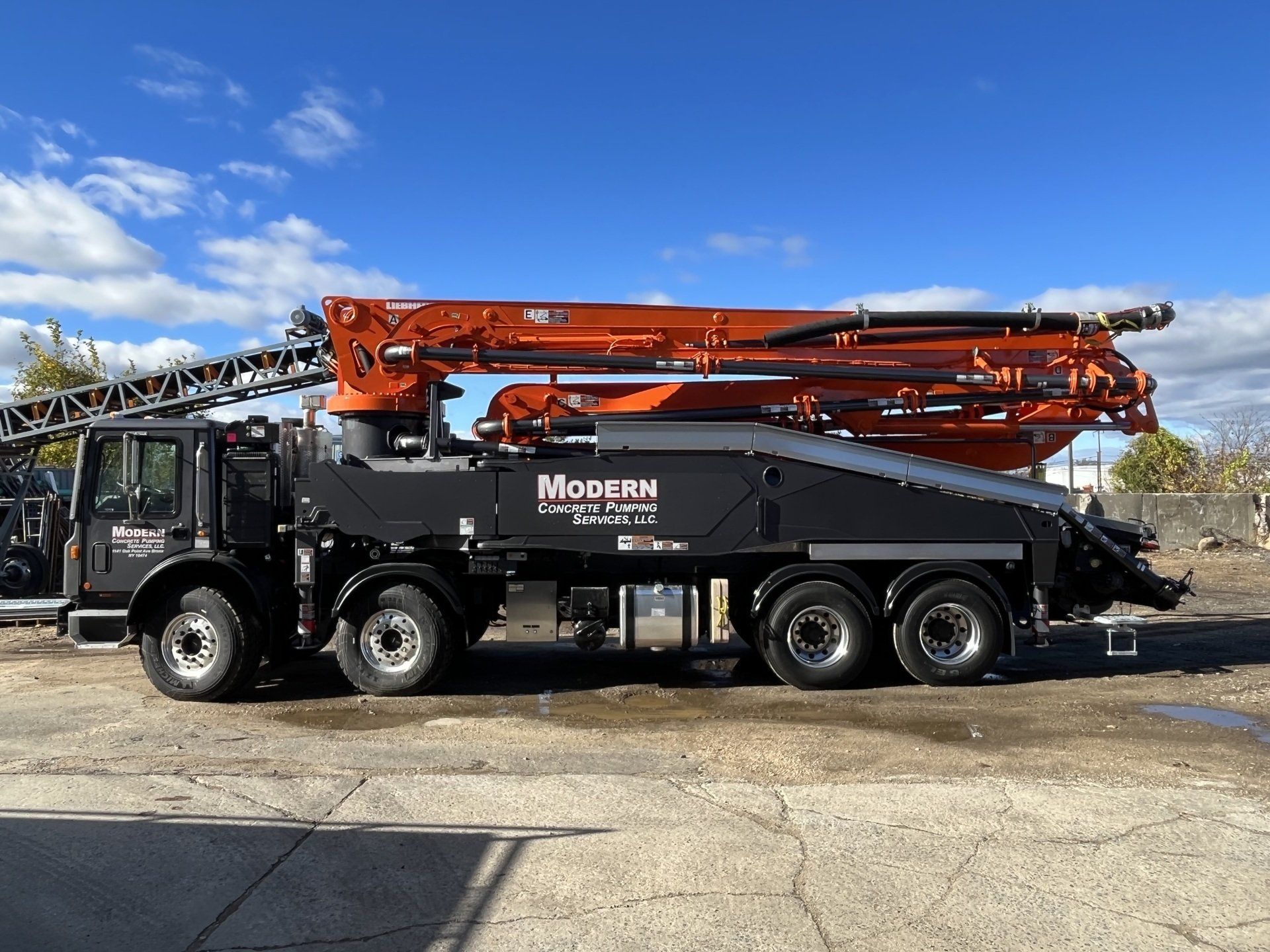 42 boom pump