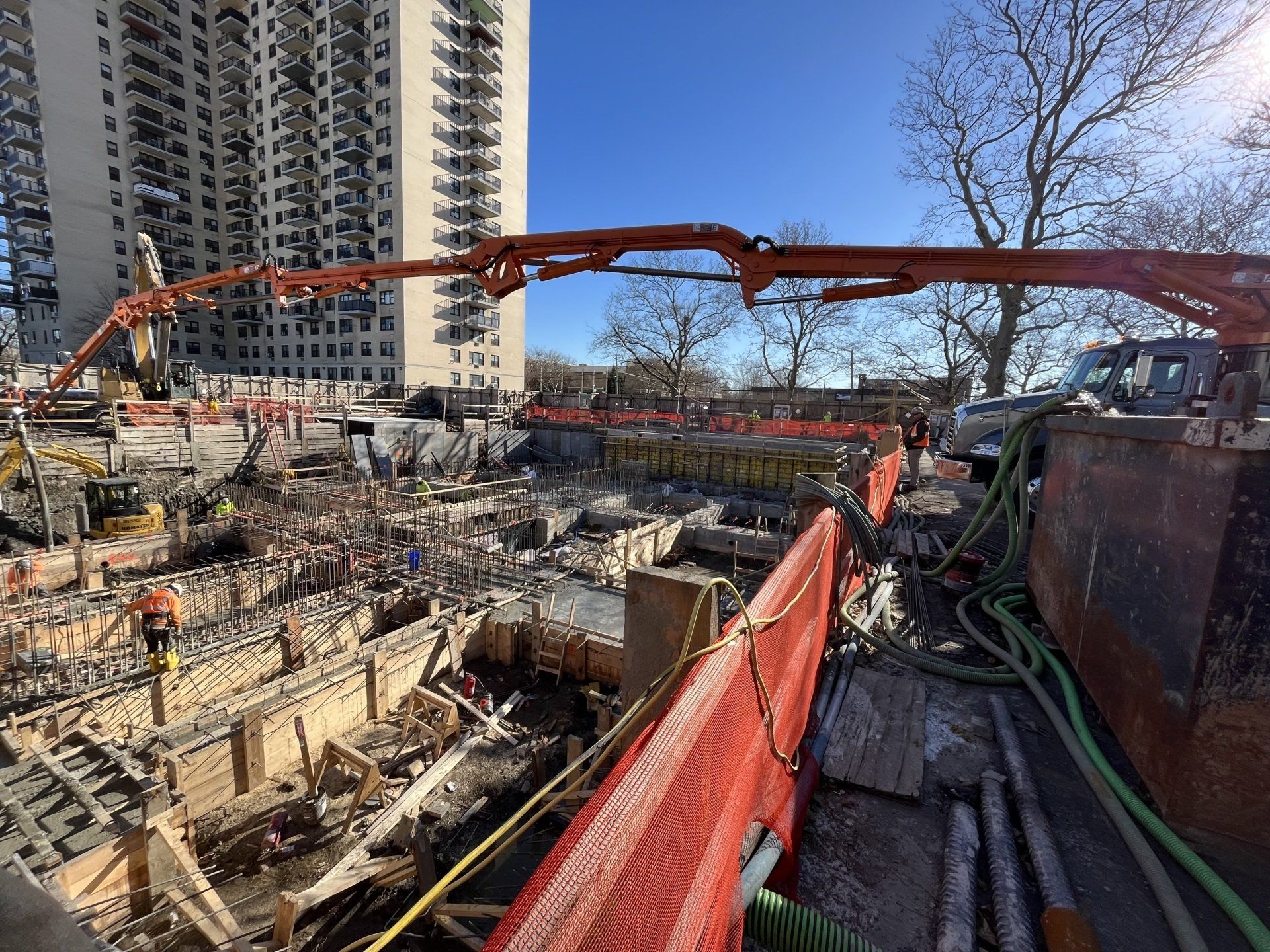 Flat boom