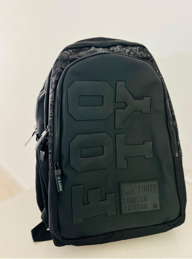 Mochila escolar 18 pulgadas de espalda marca Footy, modelo Big Kids Rubber.