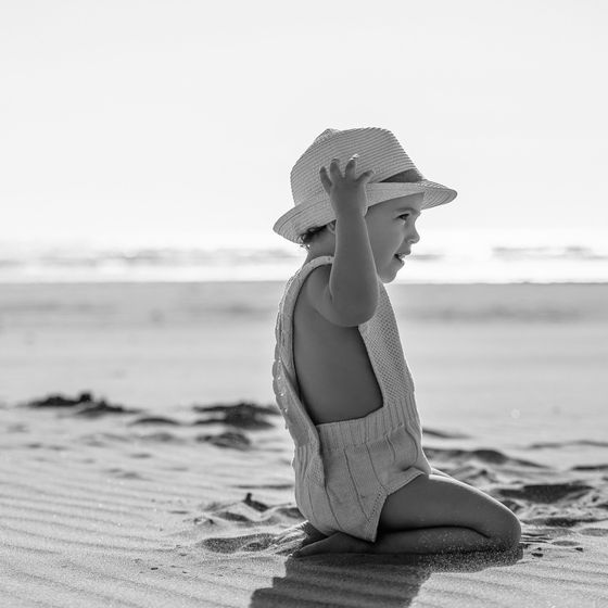 Natalie-DAngelo-Photography-Vancouver-BC-Canada-BlackWhite-Family-Portraits-Visual-Storyteller-baby-beach
