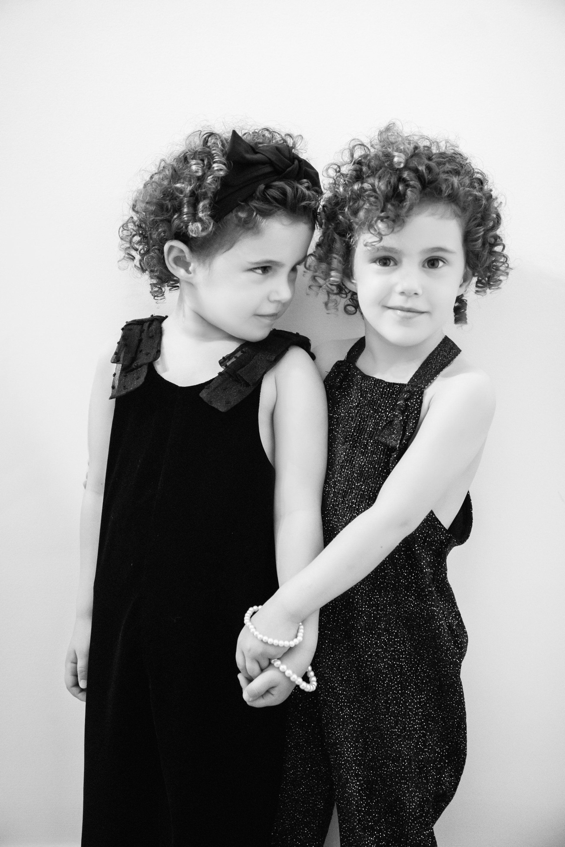 Natalie-DAngelo-Photography-Vancouver-BC-Canada-BlackWhite-Family-Portraits-Visual-Storyteller-twins-sisters