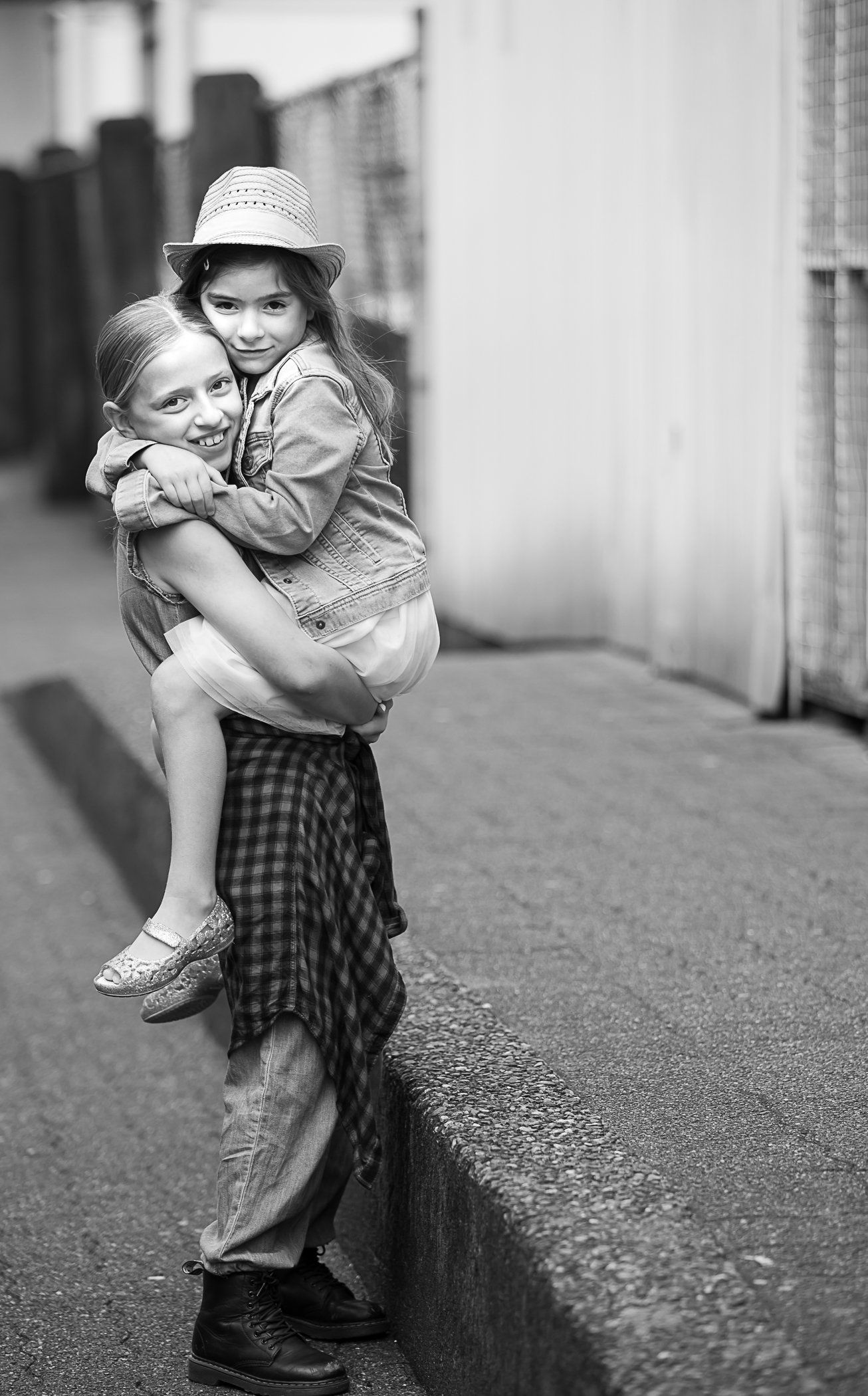 Natalie-DAngelo-Photography-Vancouver-BC-Canada-BlackWhite-Family-Portraits-Visual-Storyteller-sisters-love
