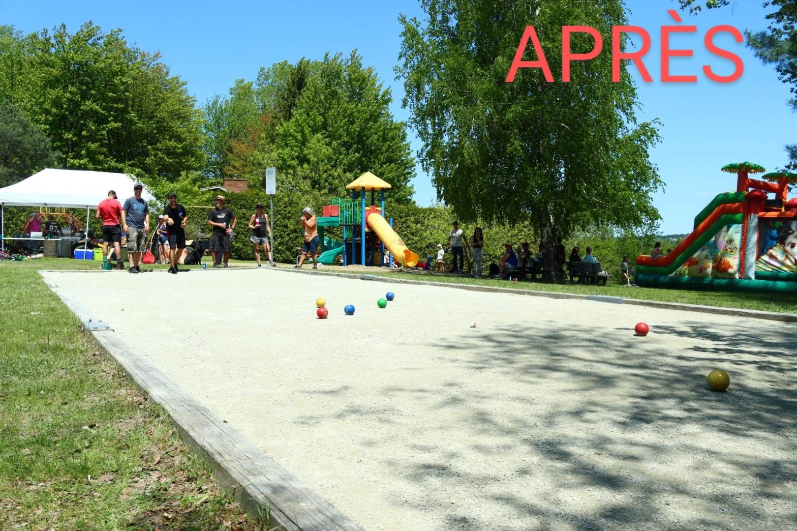 Le mot après qui est sur une photo