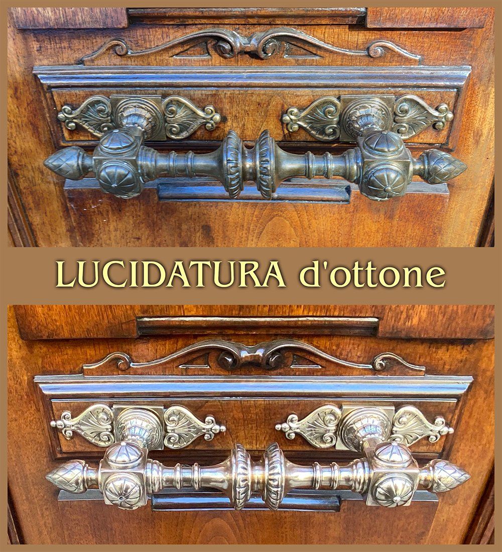 Confronto tra il prima e il dopo di una maniglia per porta in ottone decorata, che mostra il risultato della lucidatura per rimuovere l'ossidazione.