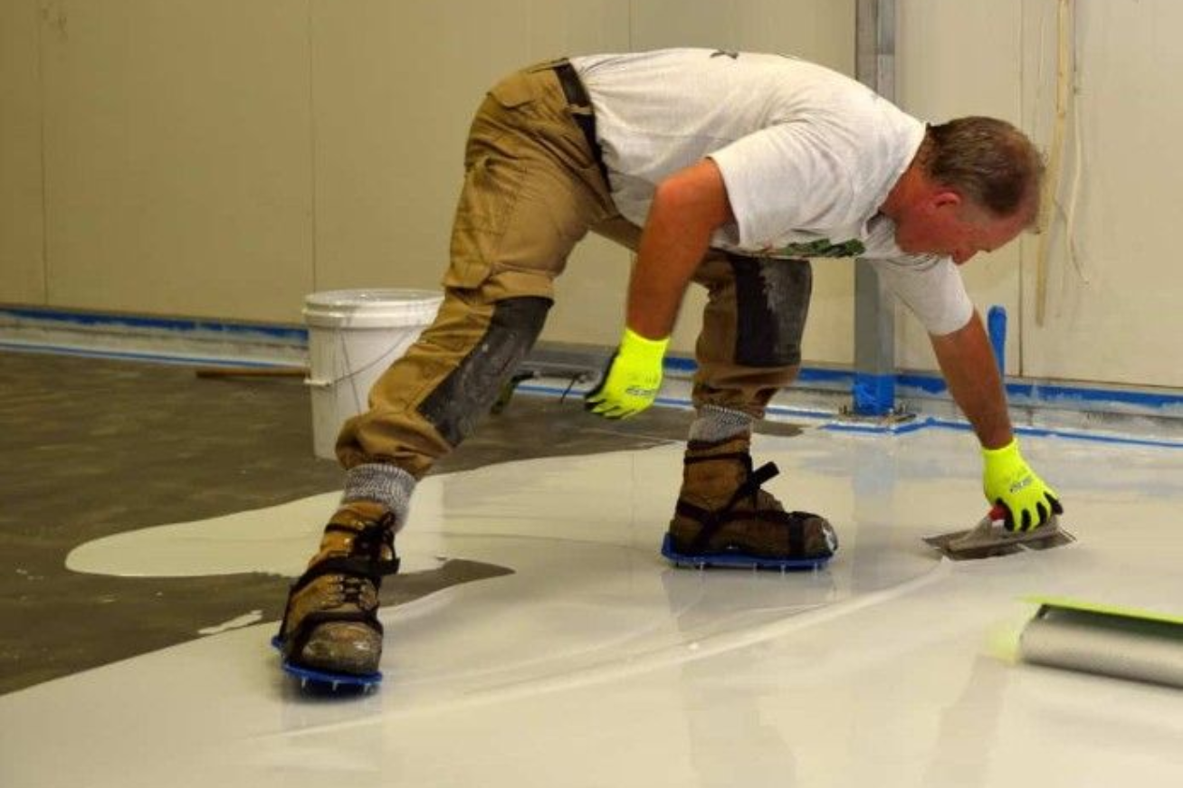 floor coating contractor installing a epoxy floor in parma