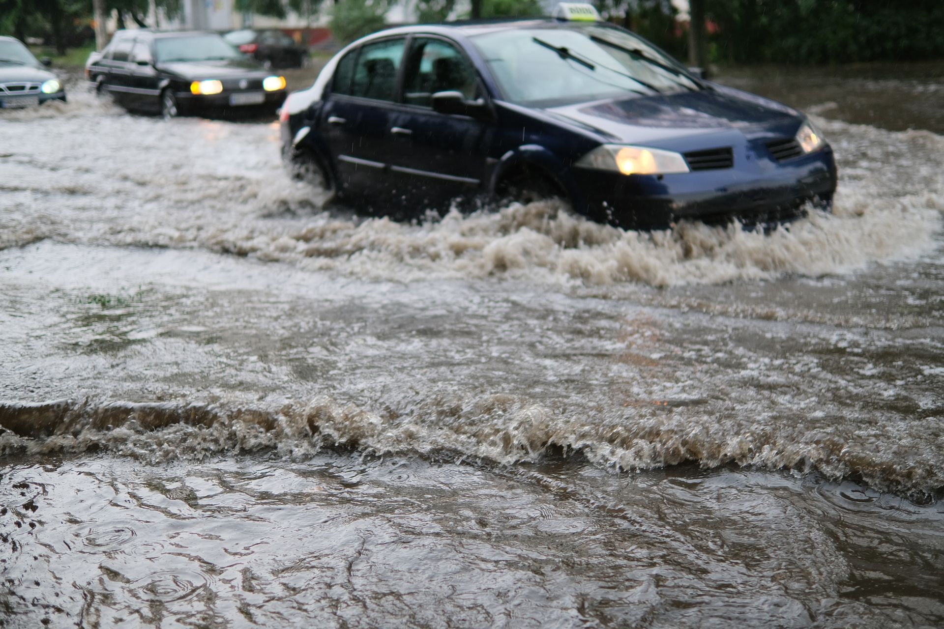 Drove Through Floodwater in Miami-Dade? Which Vehicle Systems Should Be Inspected Before You Keep Dr