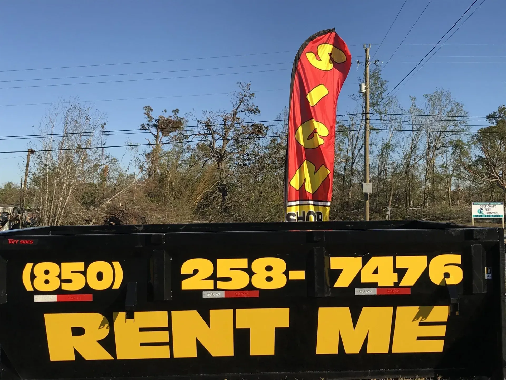 A sign that says rent me on it