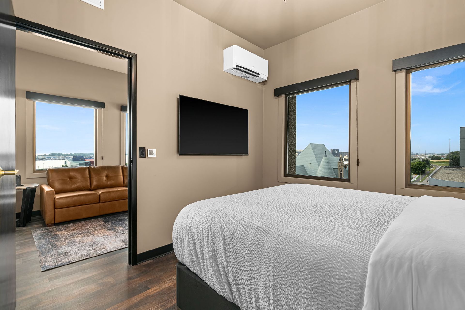 Lake View Two Bedroom Suites - Queen
Bedroom in Downtown Duluth, MN