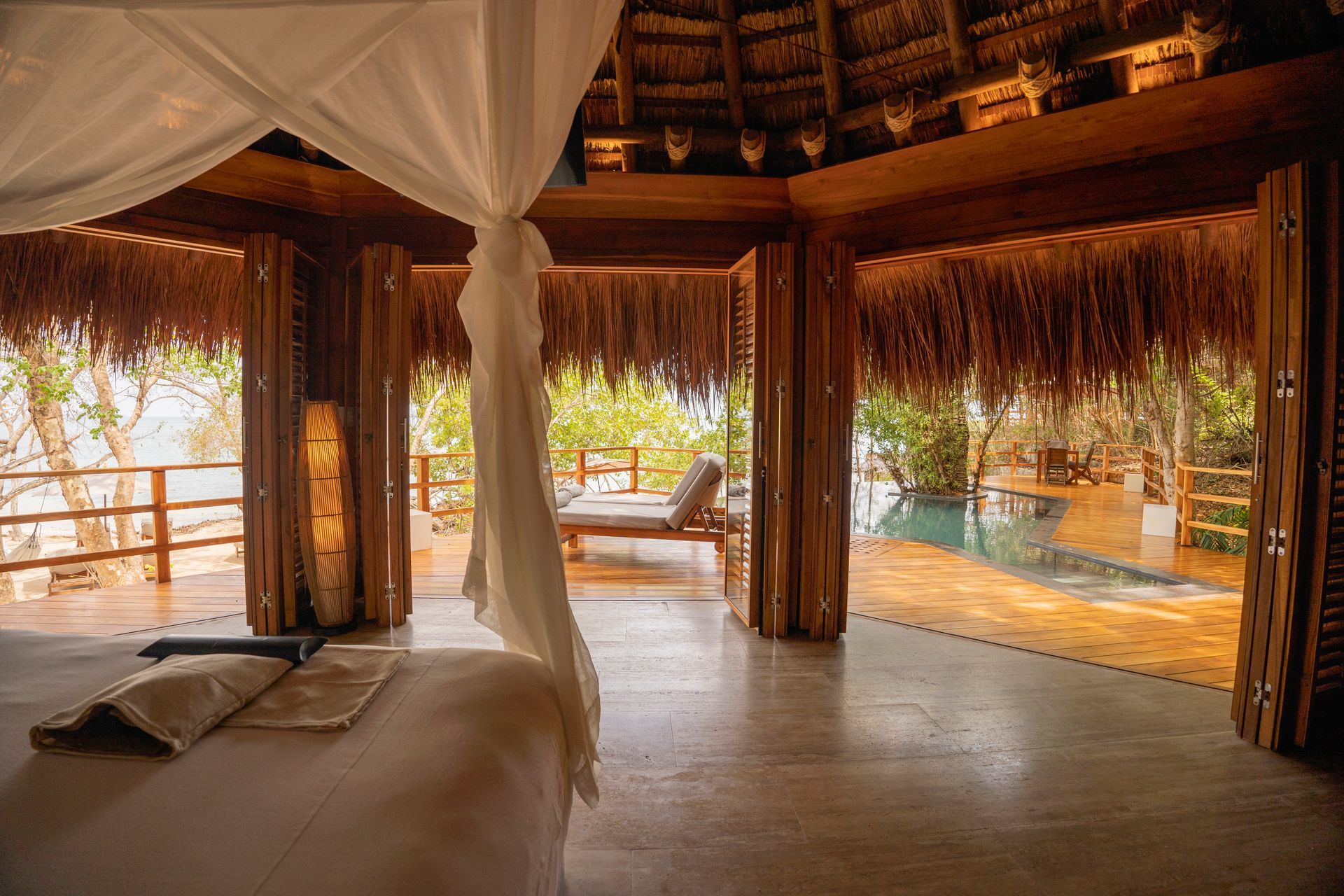 Vista al mar desde un Bungalow, combinando lujo y naturaleza