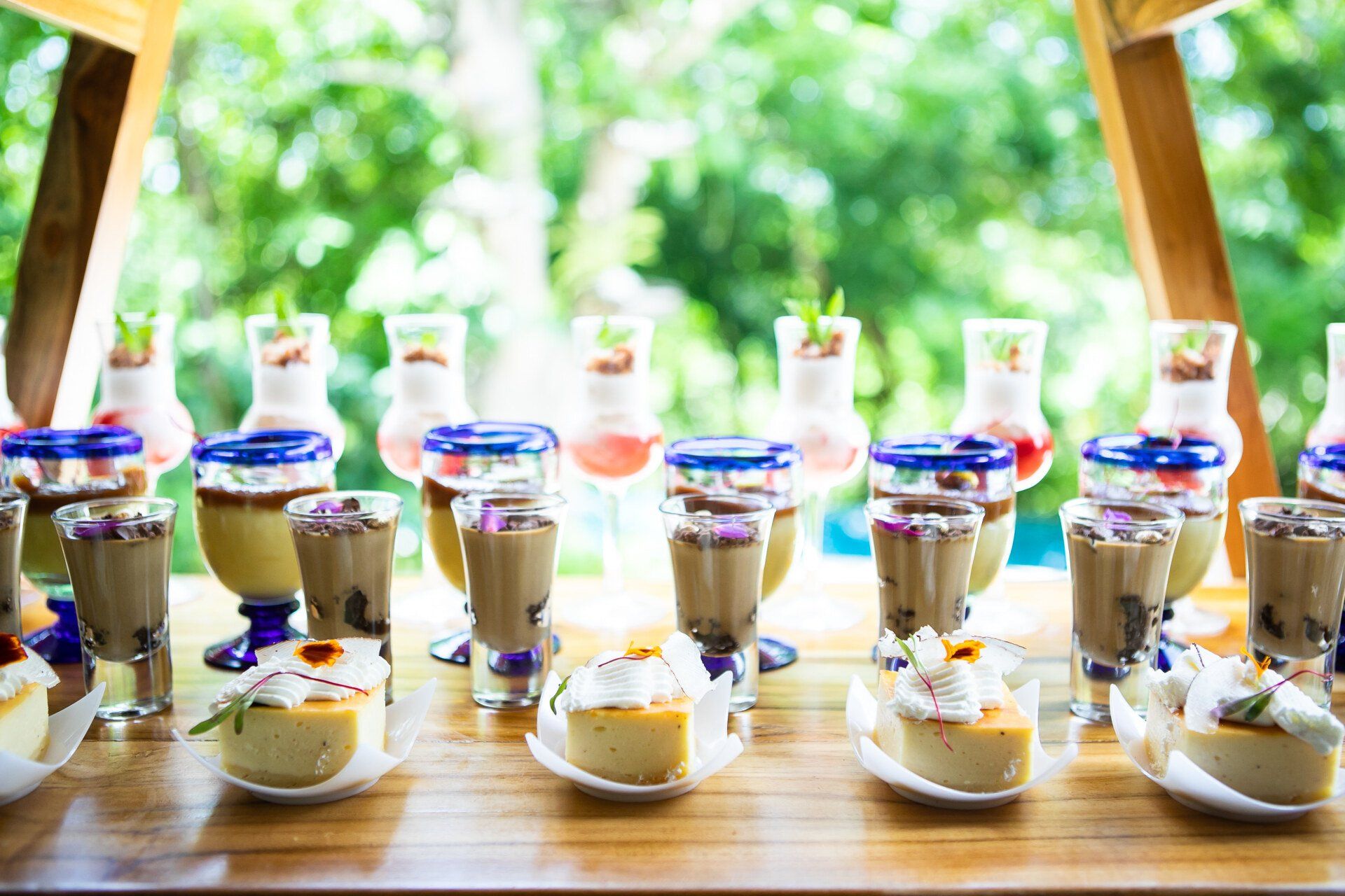 La gastronomía en Hotel Las Islas ofrece sabores frescos, ingredientes locales y experiencias culinarias únicas