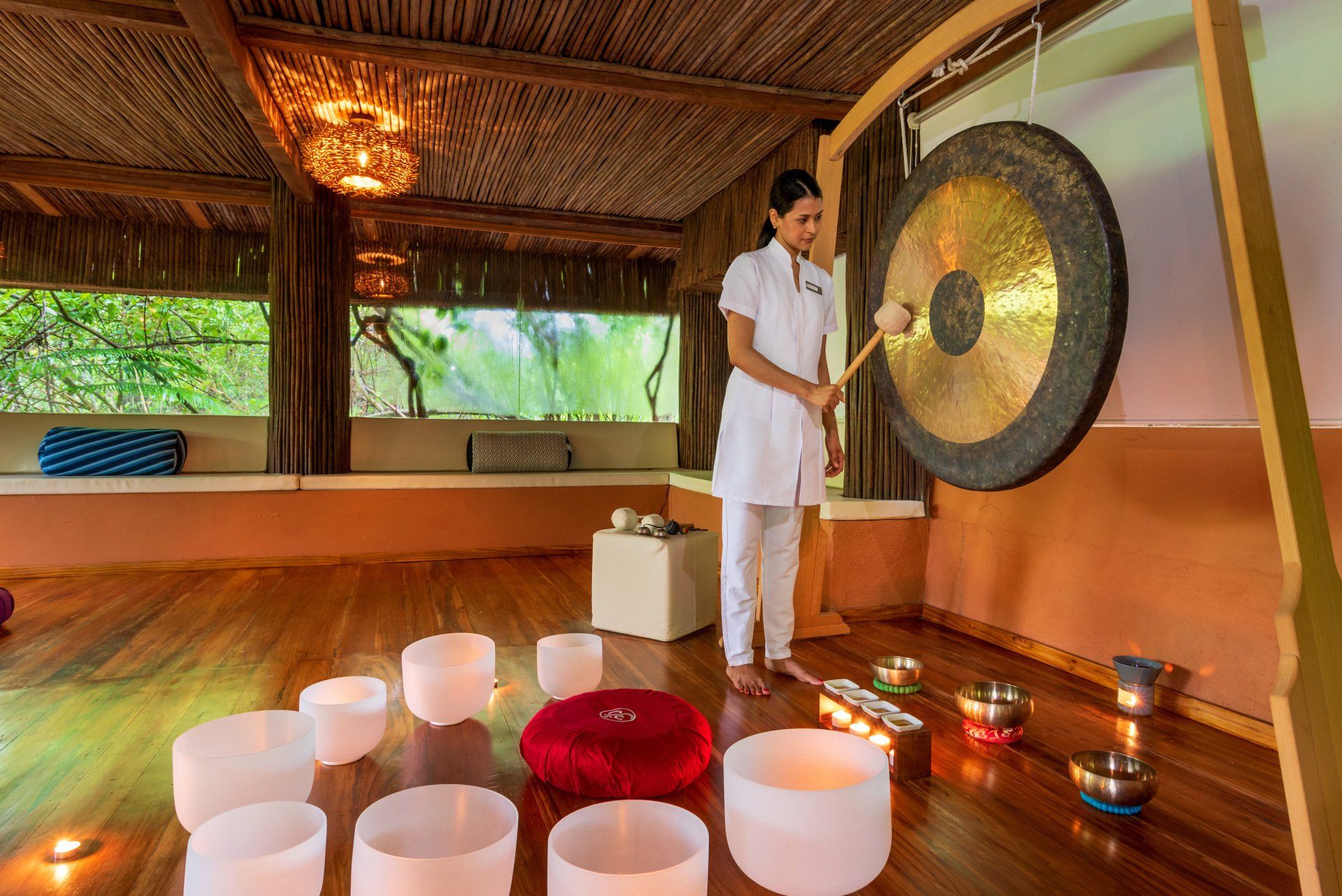 Terapia de cuencos tibetanos, un viaje sensorial en el Hotel Las Islas