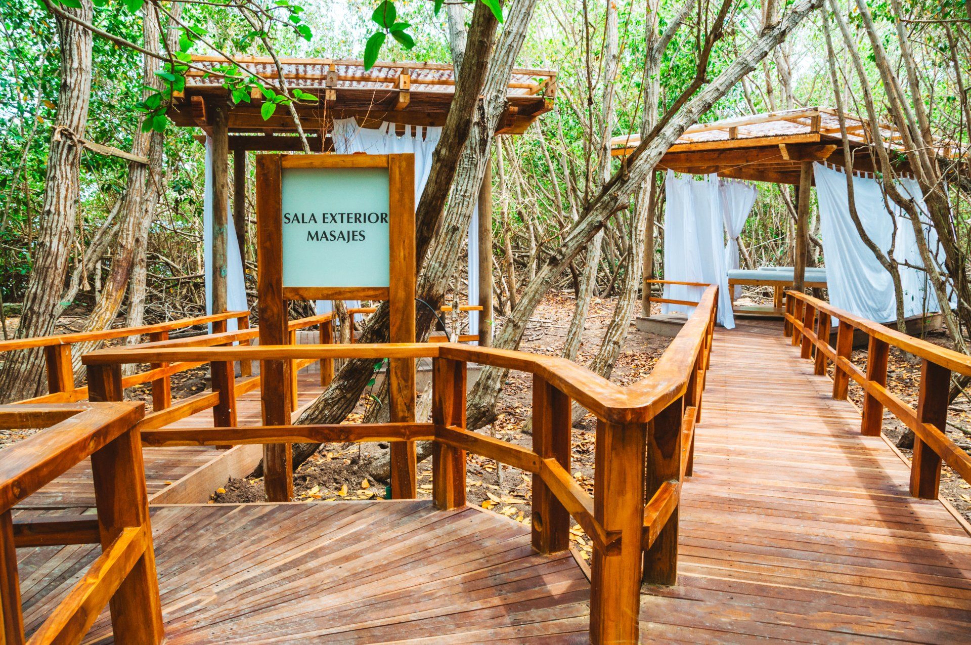 Arquitectura del spa, perfectamente conectada con el entorno natural del Caribe