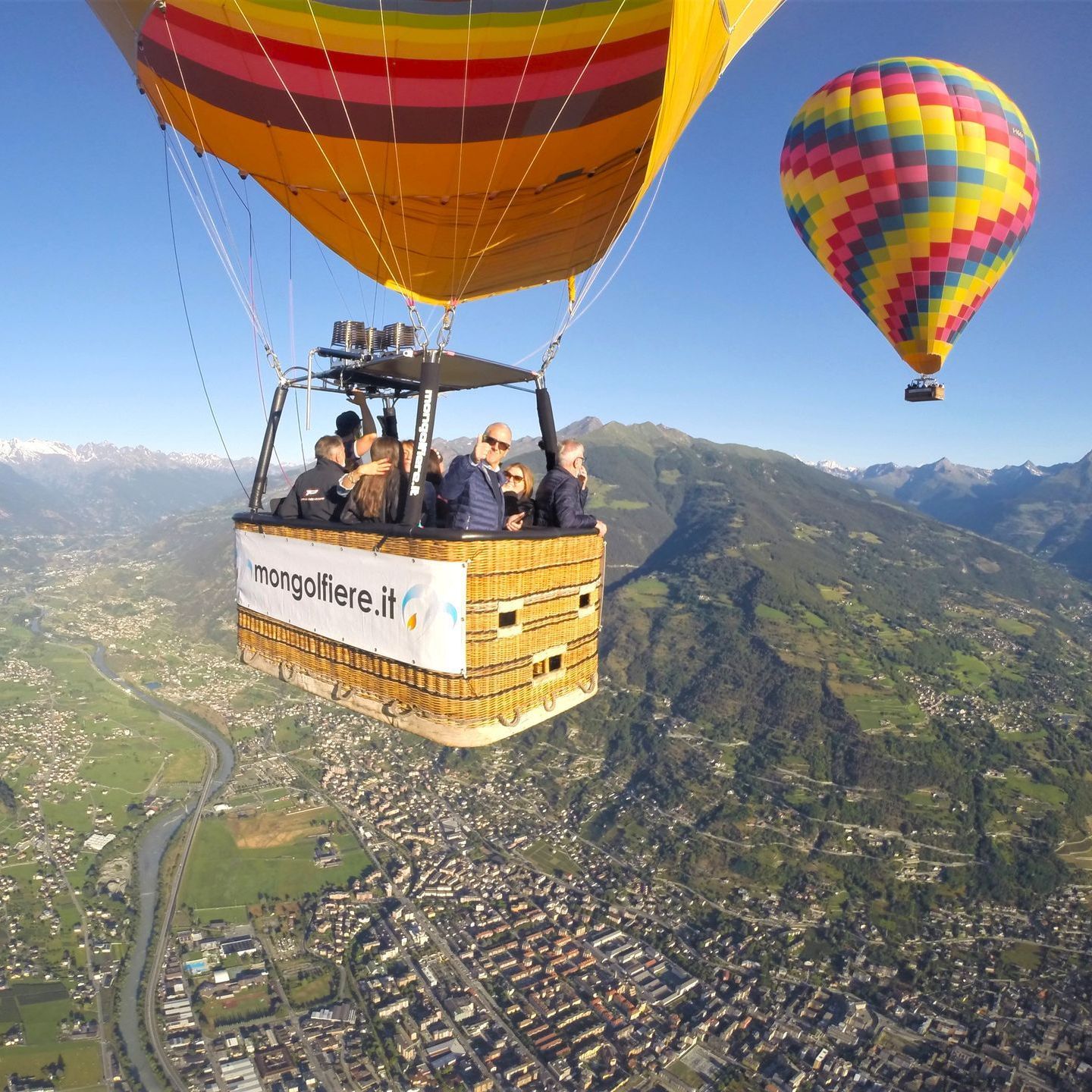 Vol en montgolfière au-dessus des sommets valdôtains avec départ d’Aoste