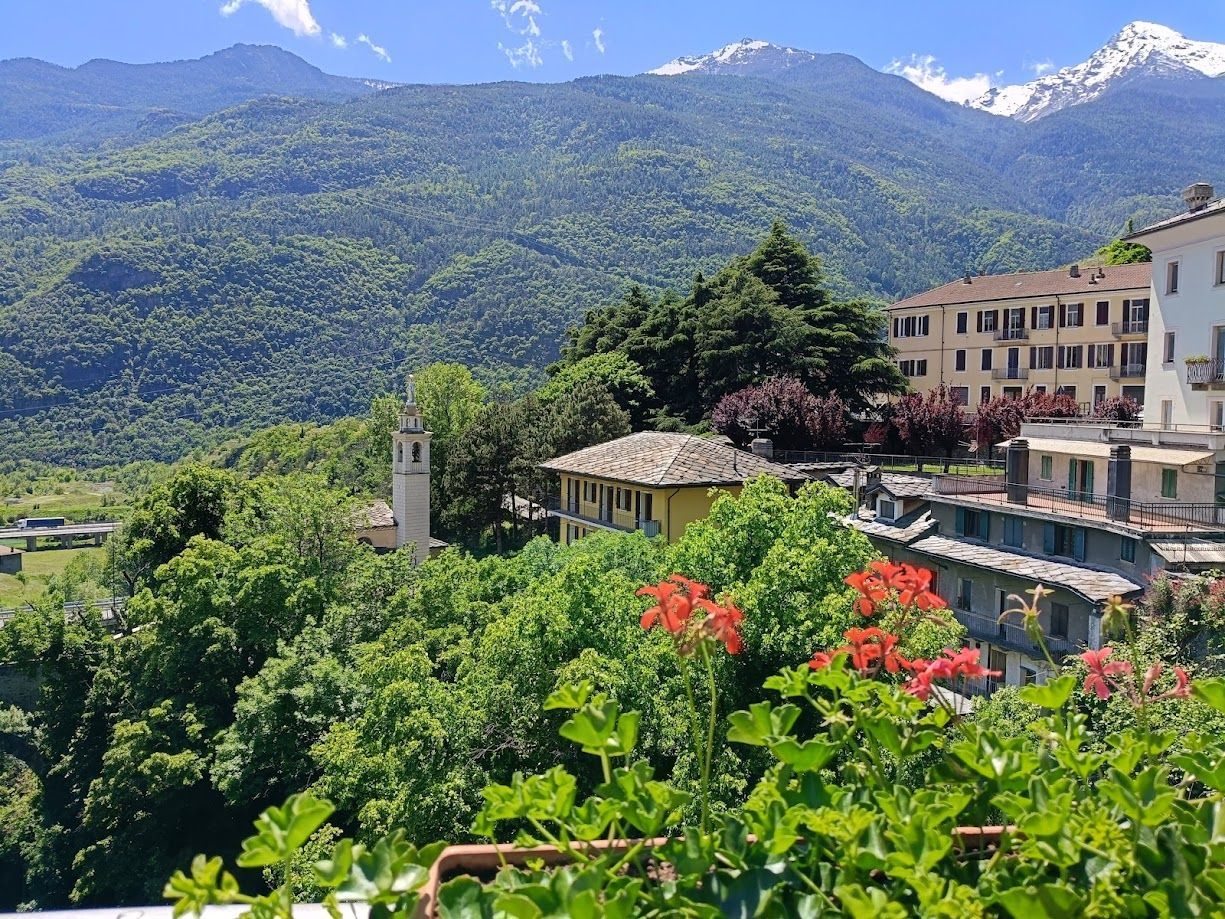 Panoramic Alpine views from Châtillon
