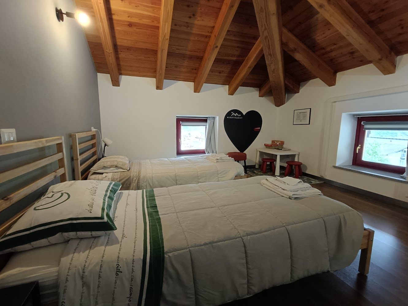 Twin bedroom at Liberty House Alps apartment in Châtillon, Aosta Valley