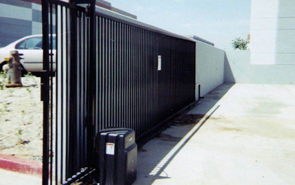 White fence — Riverside, CA — Ross Fence Co White fence — Riverside, CA — Ross Fence Co