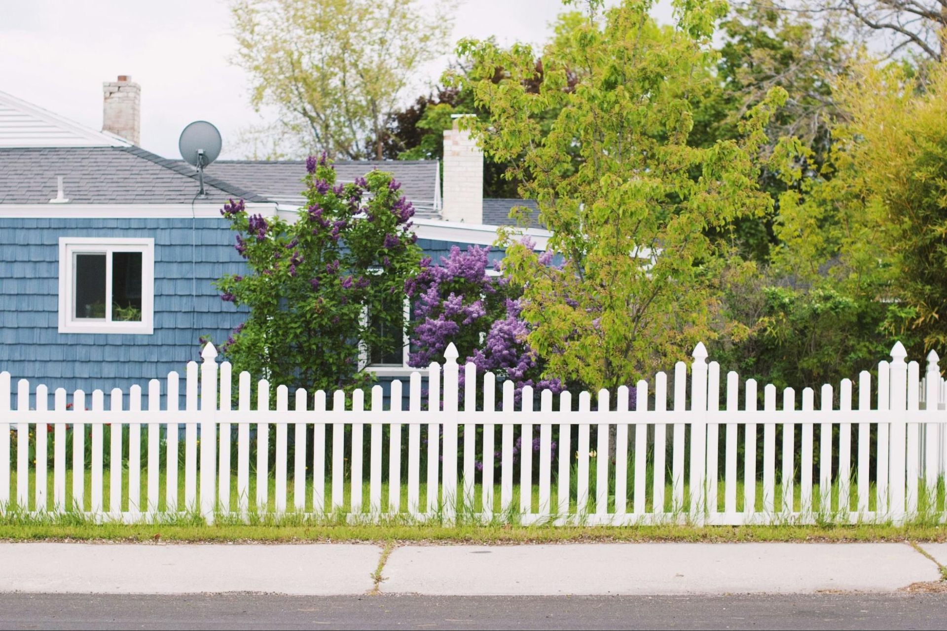 how long does a fence last