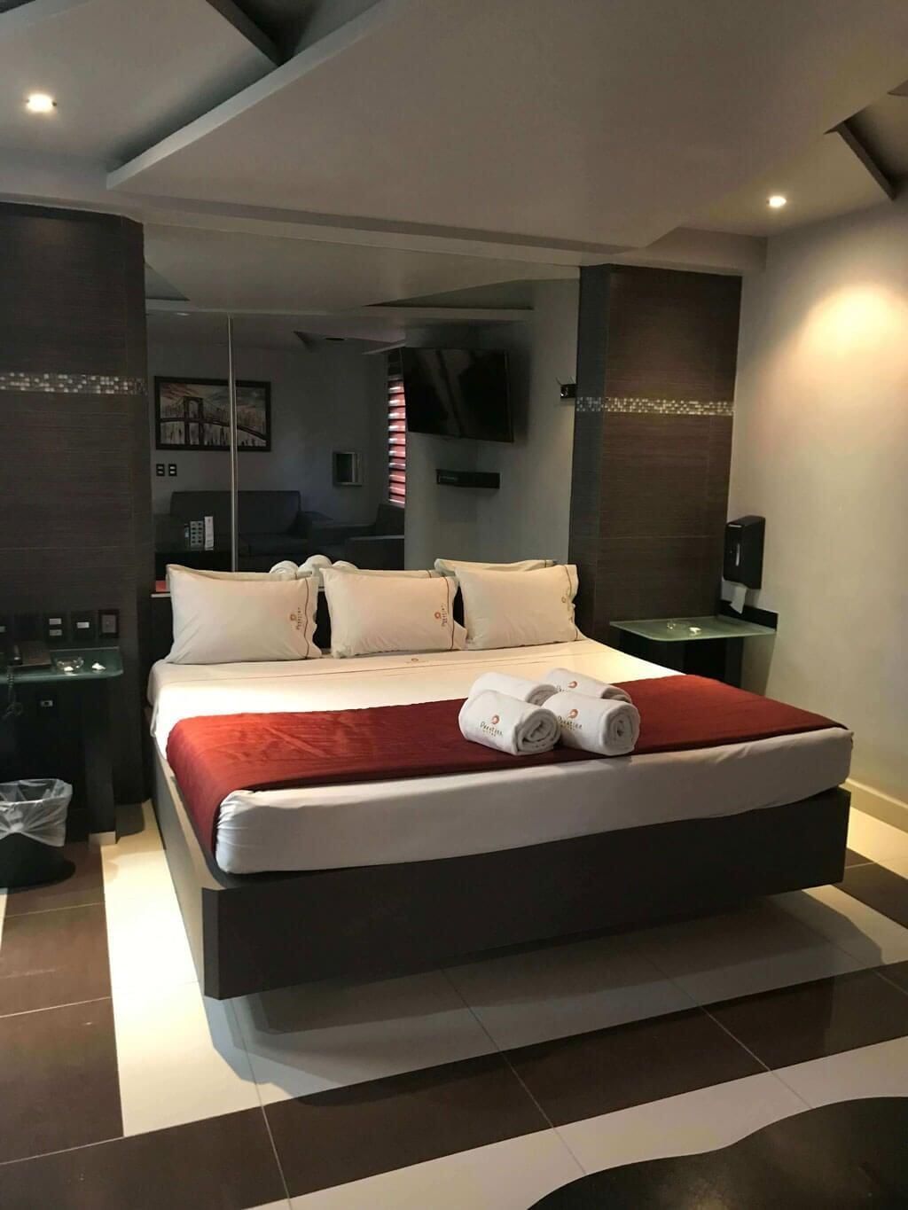 MOTEL PRESTIGE – CONSOLA DVD