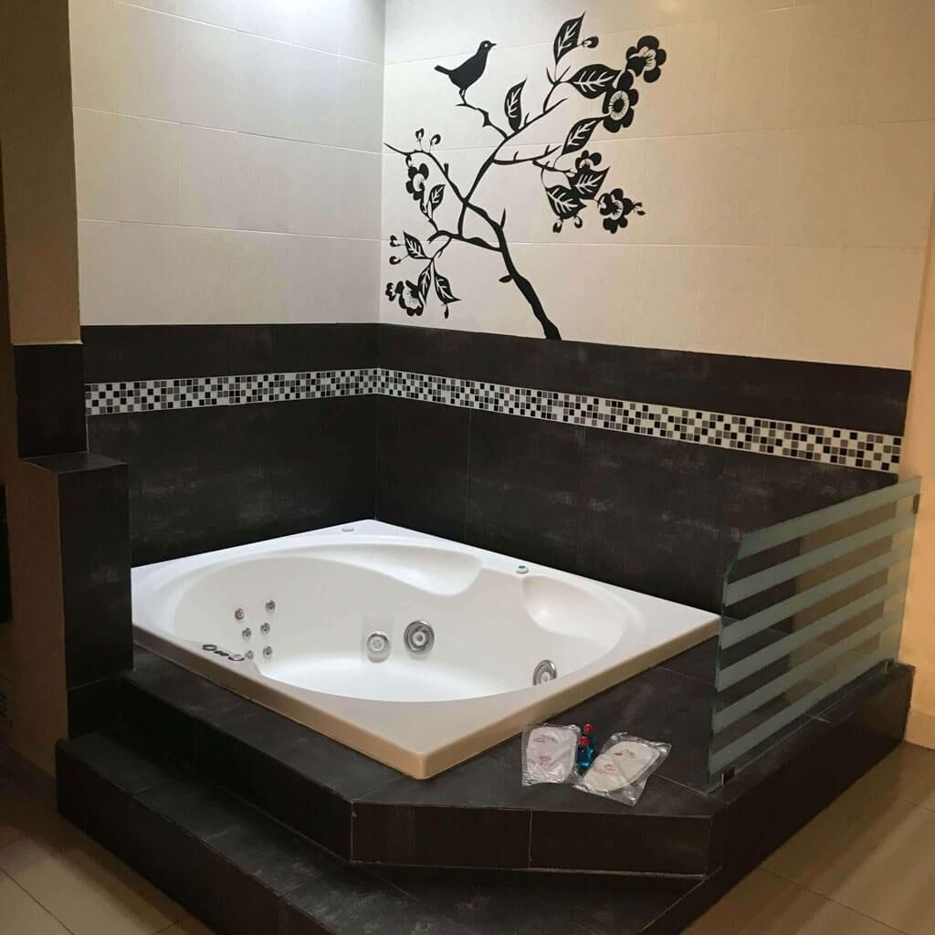 MOTEL PRESTIGE – JACUZZI