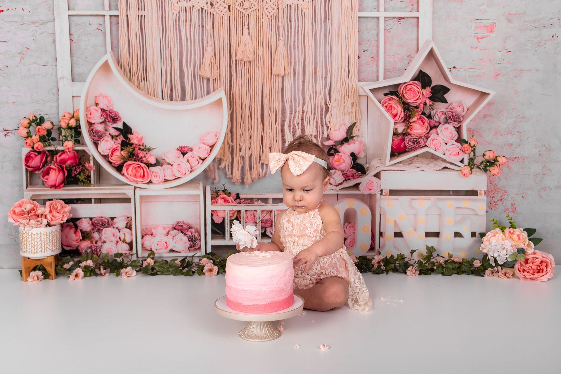Crystal Justine Photography - Cake Smash photography sessions