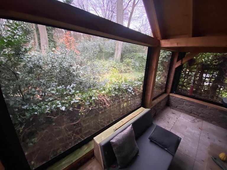 Veranda omgetoverd naar een tuinkamer