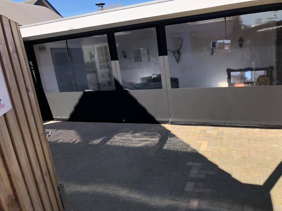 aluminium overkapping dicht gemaakt met zeil