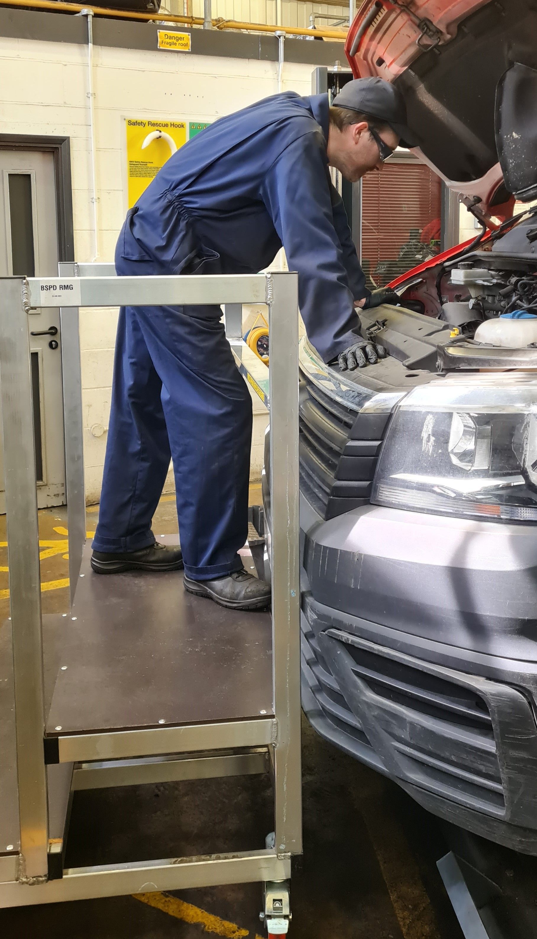 Aluminium Vehicle Accessing Platform