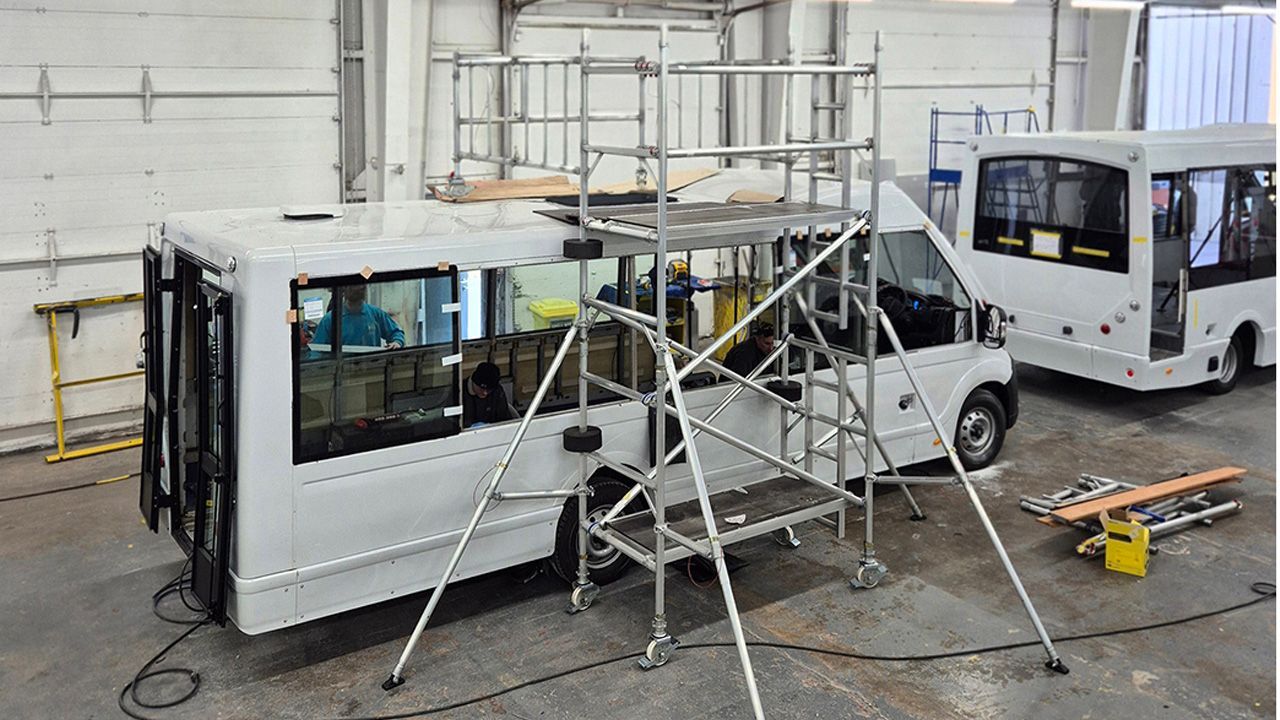 Boxing Ring Tower being used on a bus roof