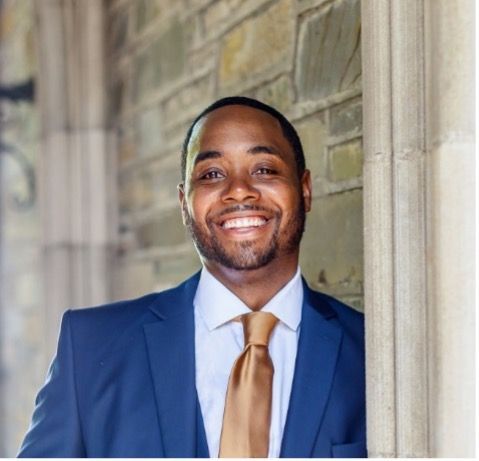 Linsay Hearns professional headshot
