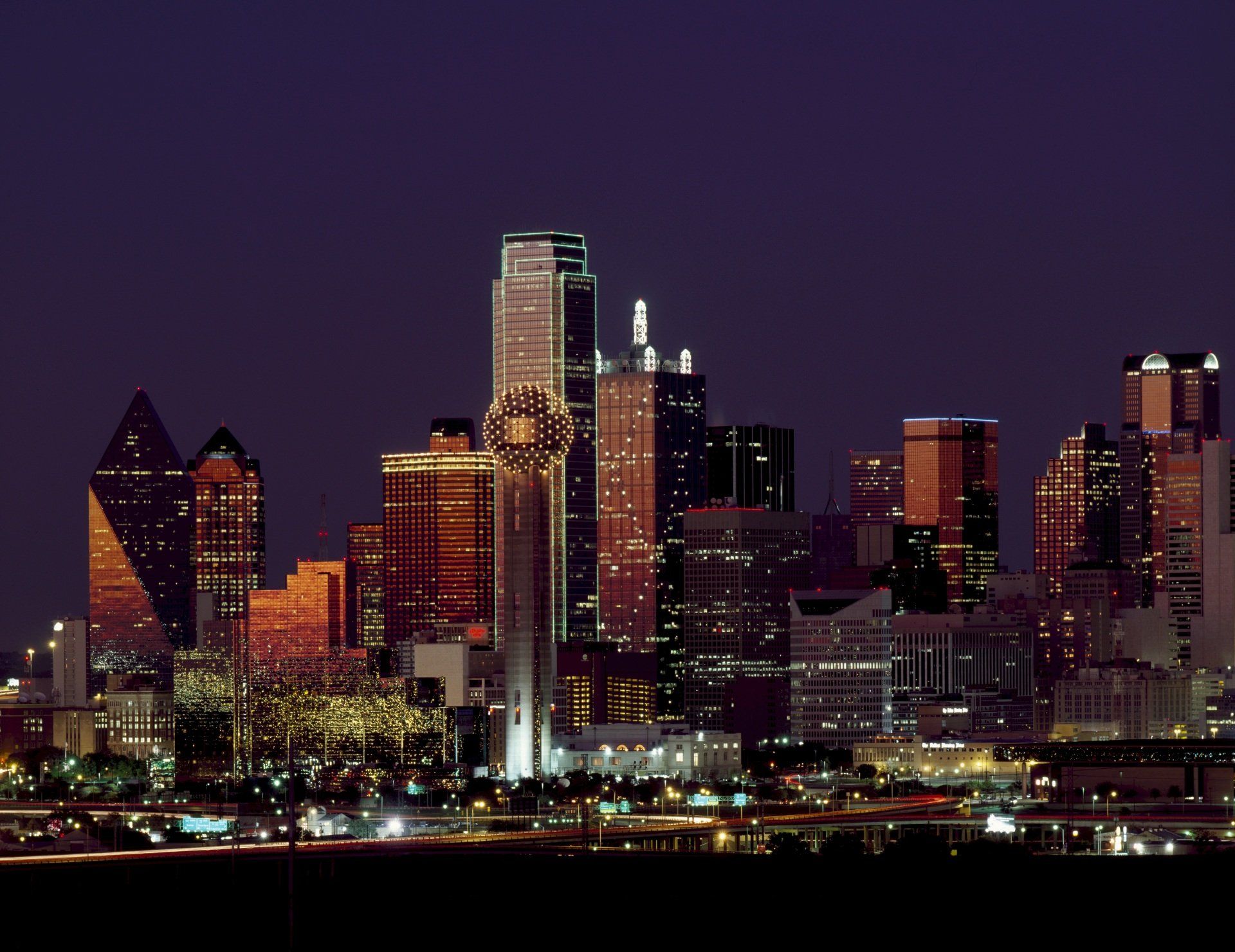 Dallas, Texas downtown skyline at dusk — Eagle Maintenance service area across the DFW Metroplex