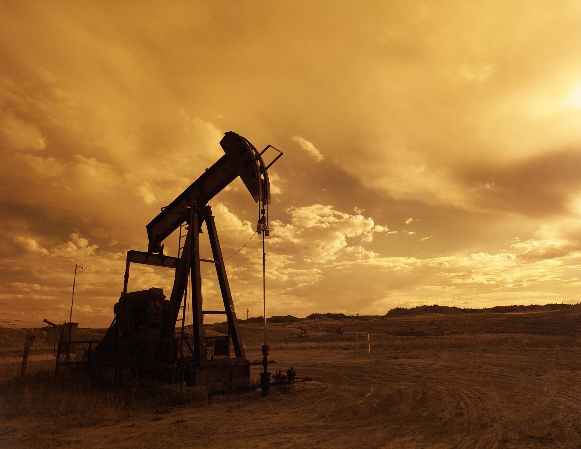 cleaning services for oil and gas facilities in Odessa & Midland, TX