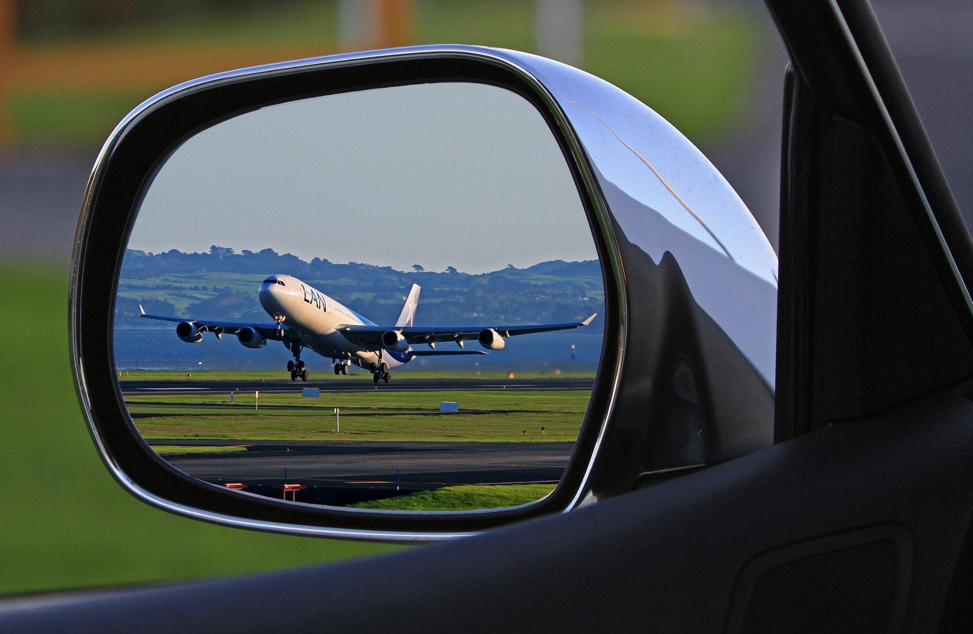 Road to airport — Limousine Hire in Central Coast, NSW