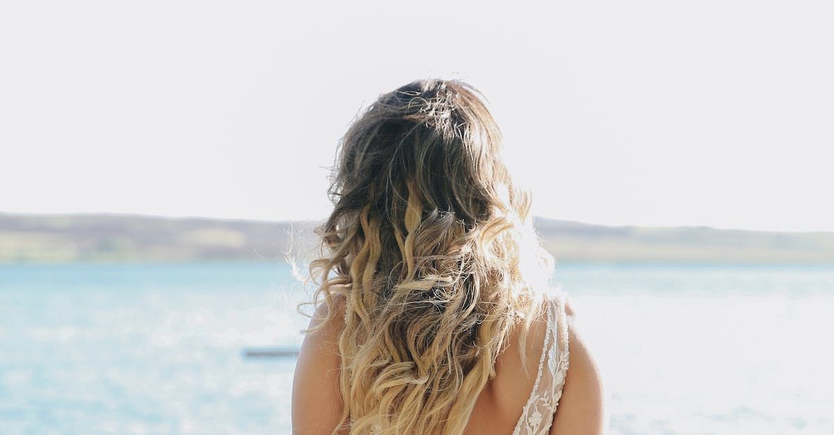 beach wave hairstyle, wedding curls