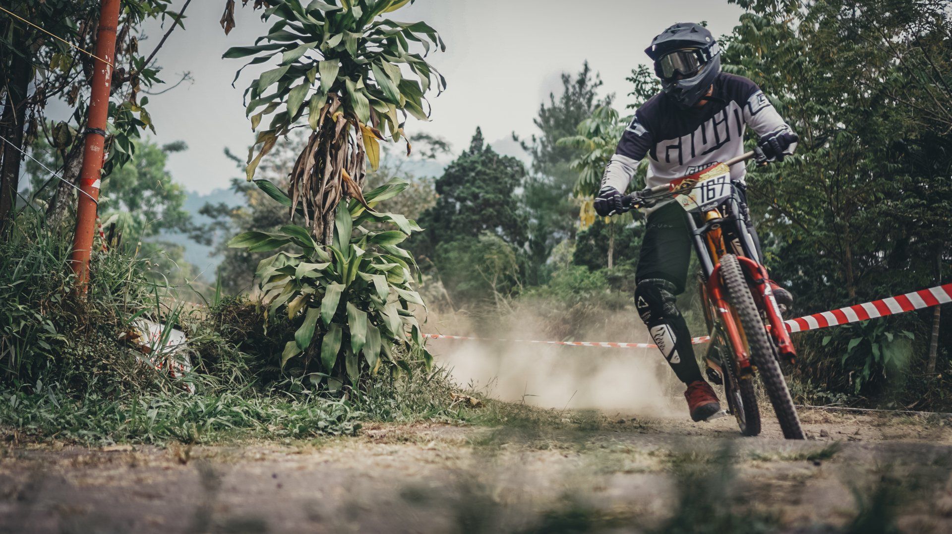 tips for riding on gravel for mountain bikes