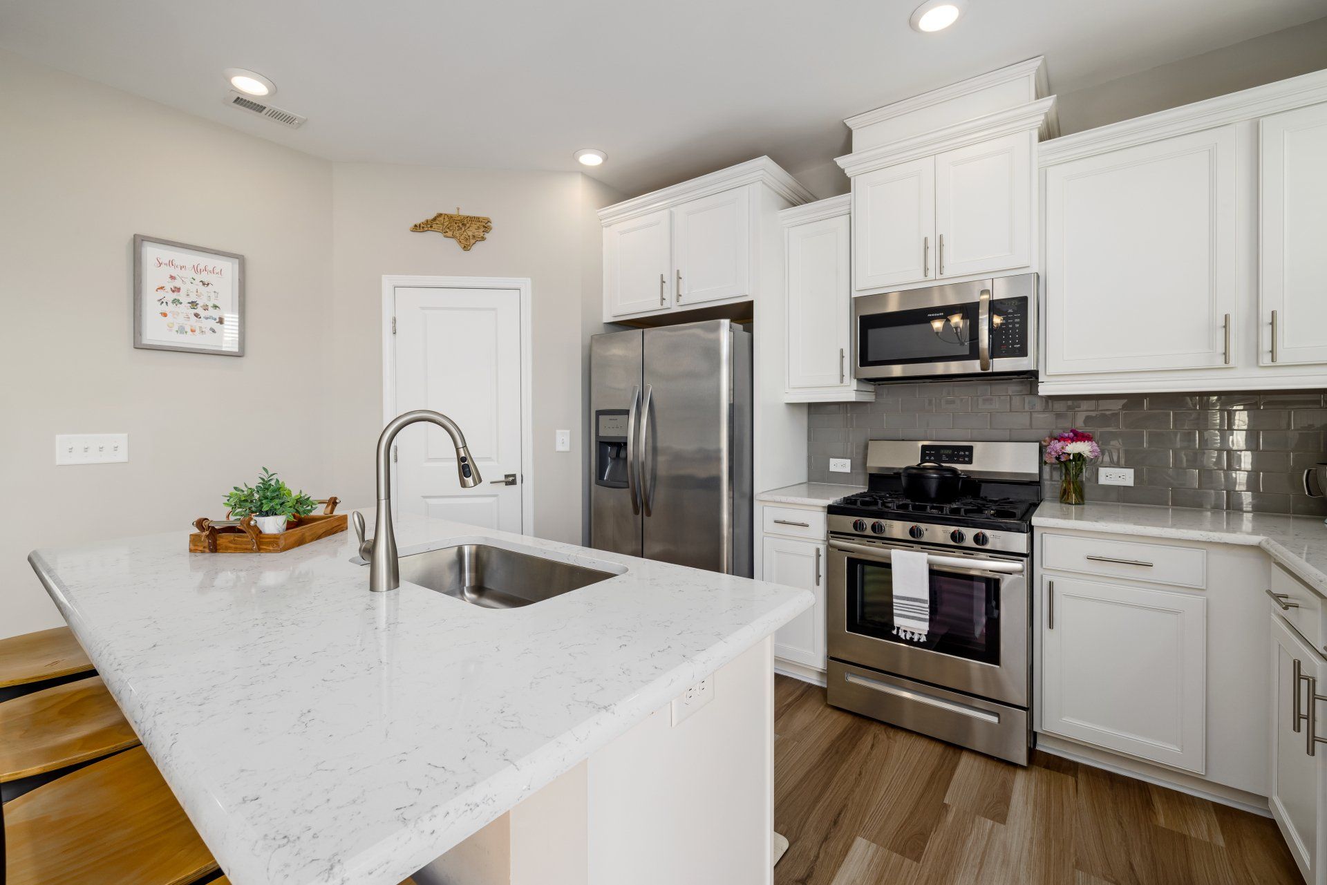 Traditional Transitional Kitchen Remodel by Exotic Marble & Granite LLC project photo