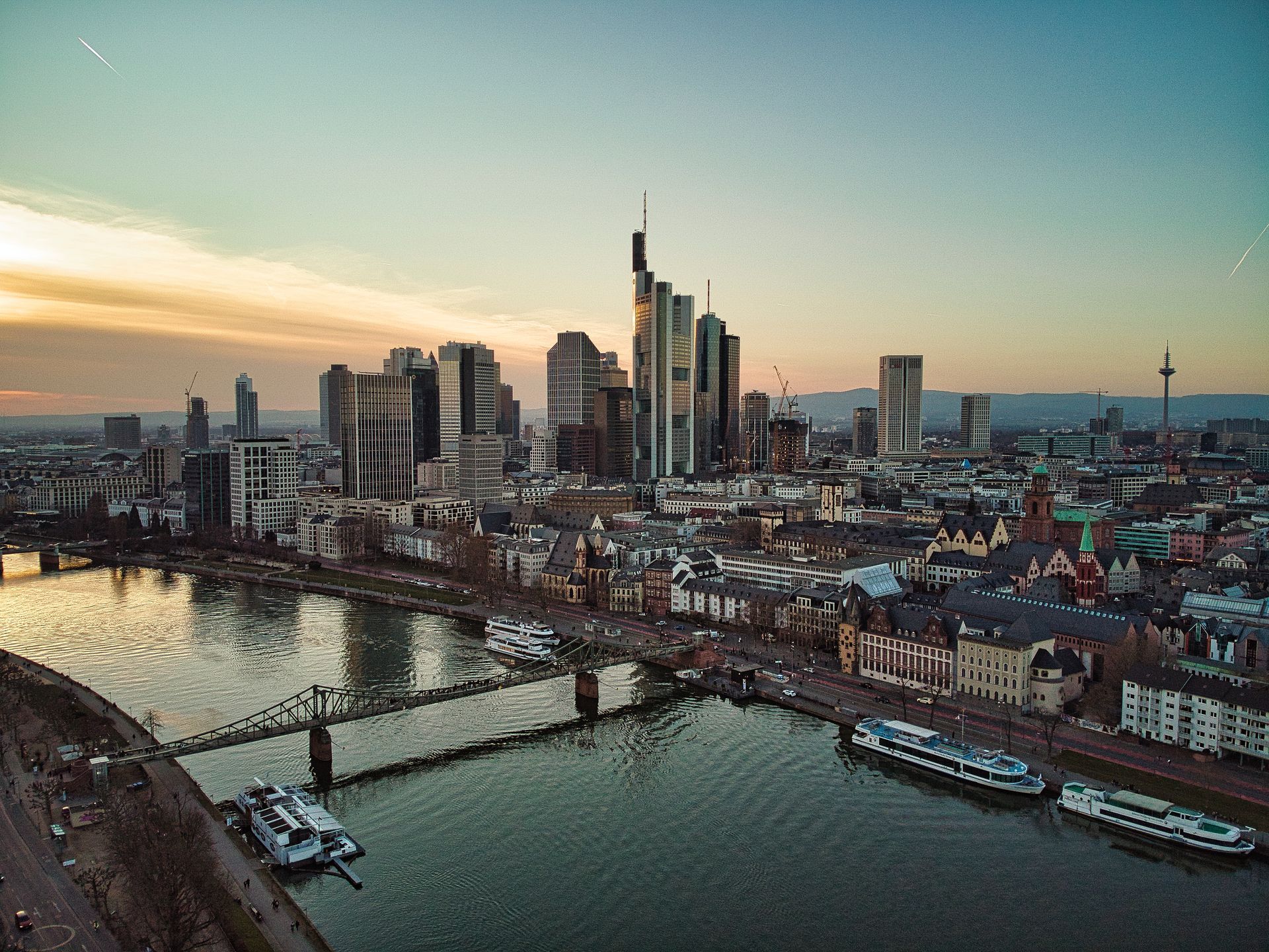 Taxi van Amsterdam naar Frankfurt prijs