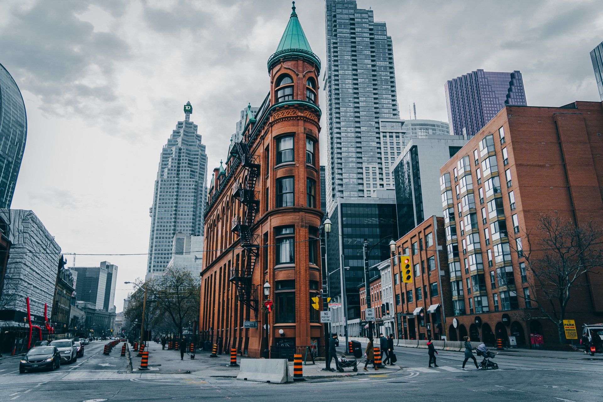 Canstudies - Estude e trabalhe em Toronto