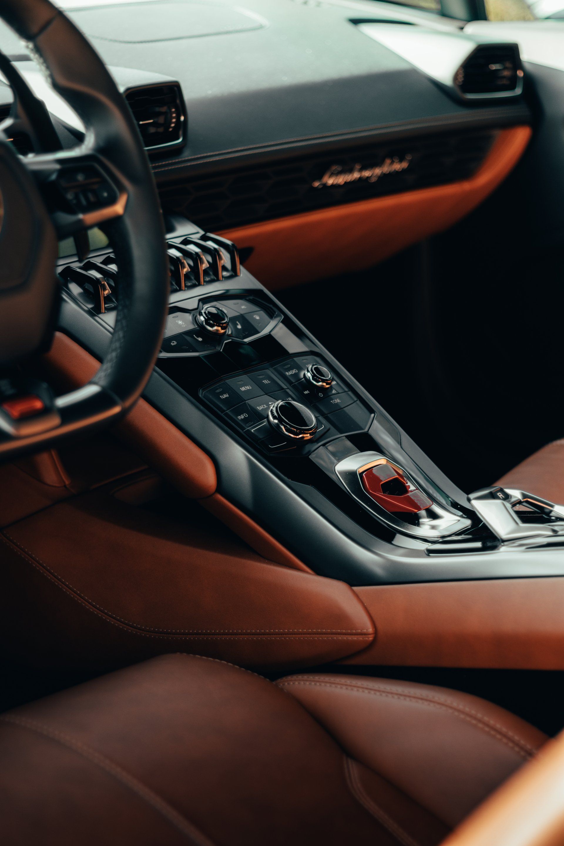 A close up of the interior of a lamborghini huracan