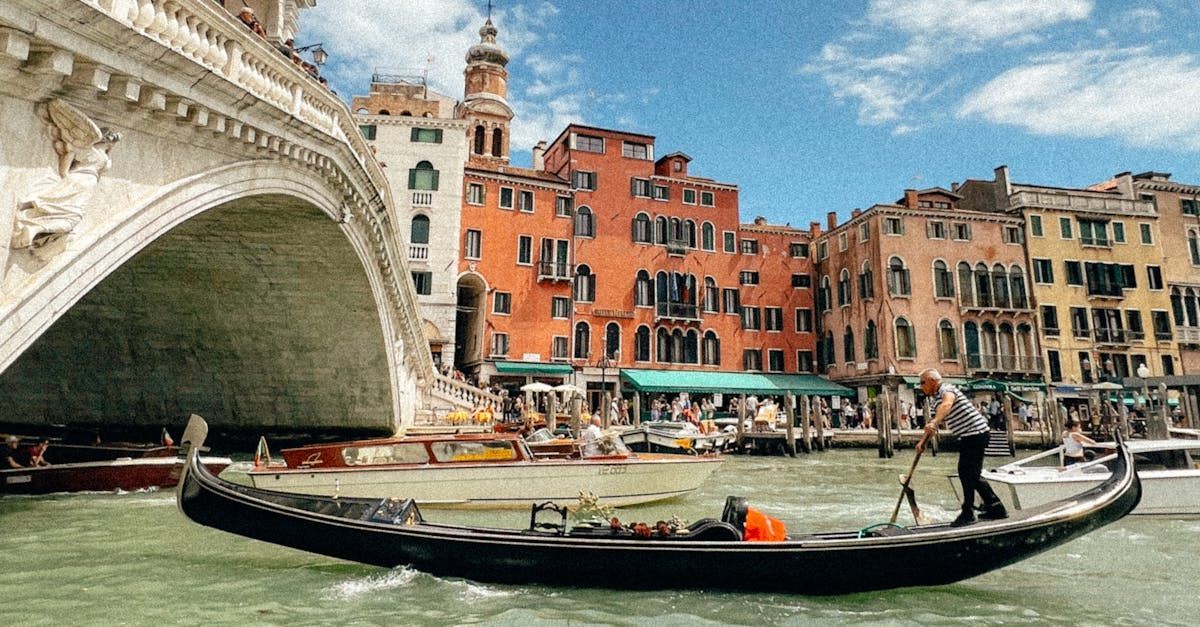 Las llamadas de los gondoleros: el lenguaje que resuena entre los canales de Venecia