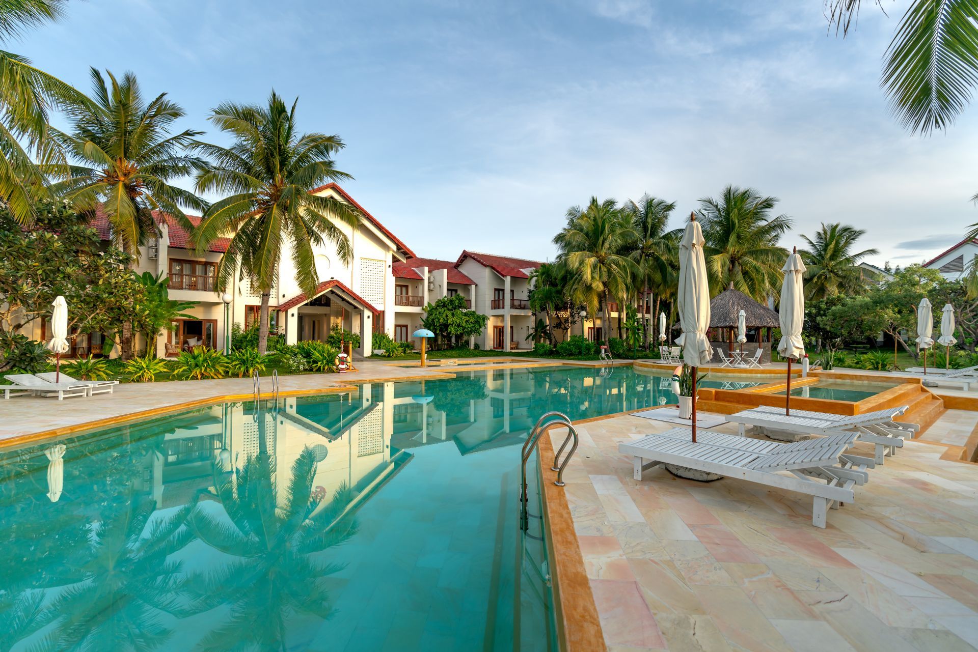 concrete poolside, concrete services
