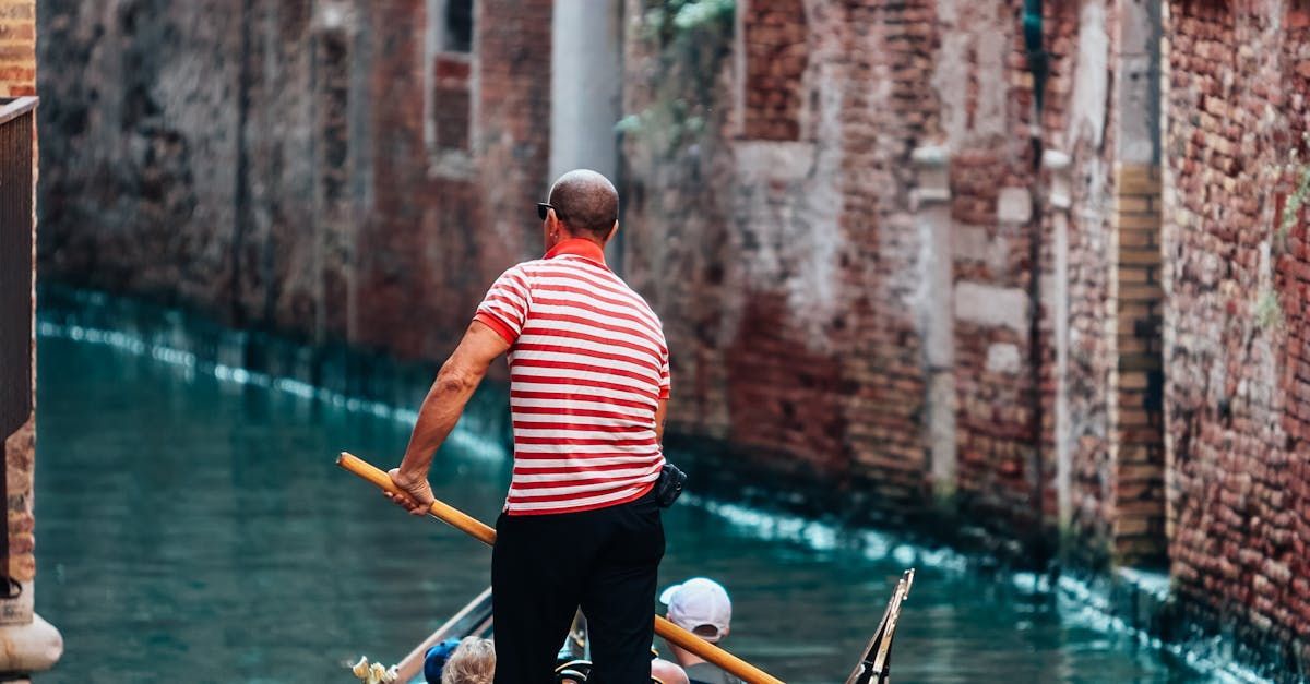 gondolier-venice