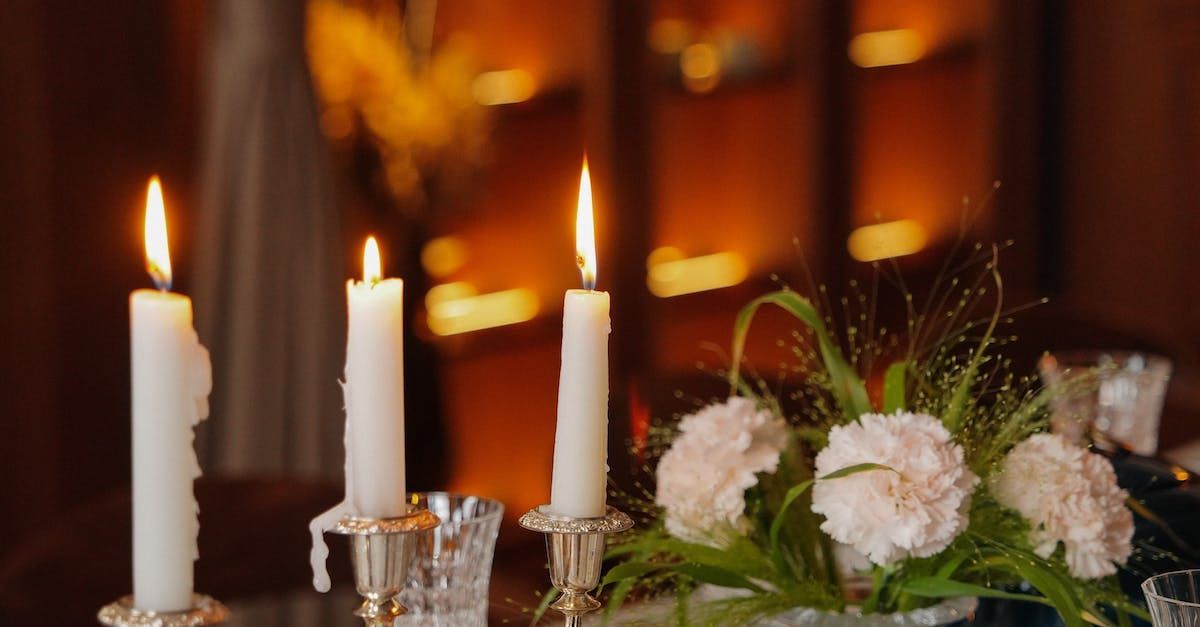 The Ultimate Guide to Holiday Weddings