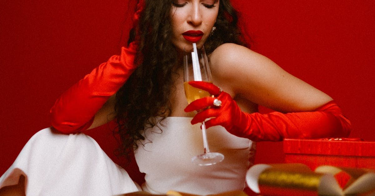 Le CRYSTAL bar à champagne Sombreffe – Namur à proximité de Gembloux, Charleroi, Bruxelles.
Hôtesses de charmes, sexy shows : strip-tease, lap dance, pole dance et toujours les meilleurs champagnes à la carte.