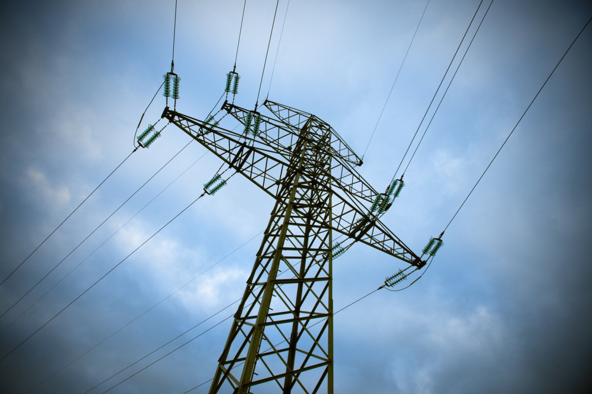 Efficient power line infrastructure depicted on a utility directory services for Bay Area property management