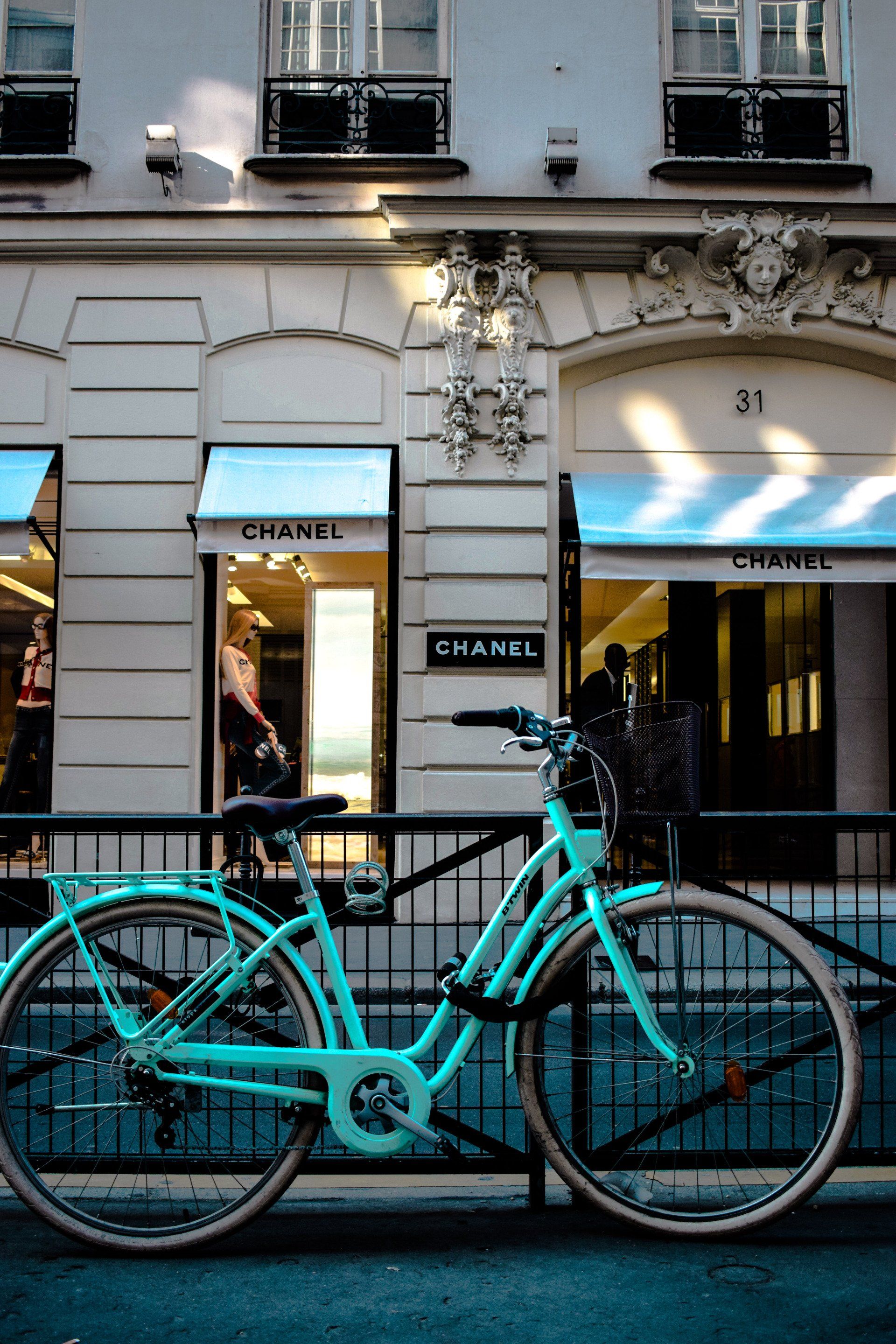 Private Taxi Transfer Amsterdam to Paris price