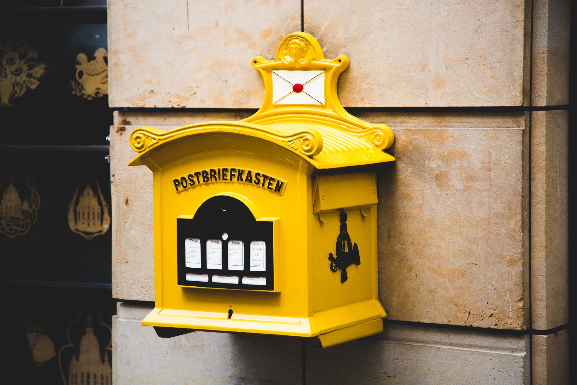 Mail box to receive the Entelec Newsletter with PSIM information and BMS trends