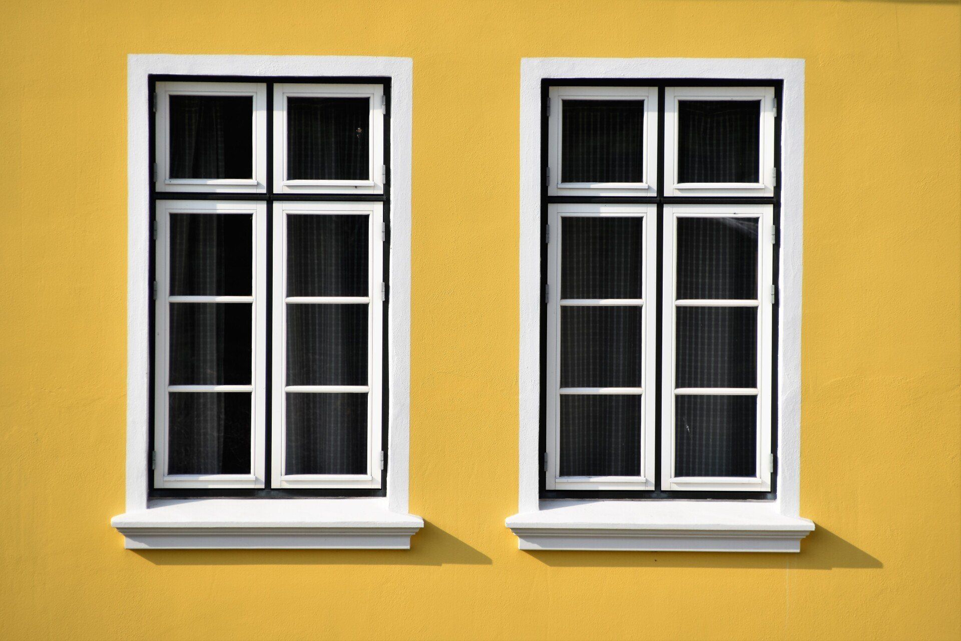 Home Window Tinting Rialto CA Roman Tint
