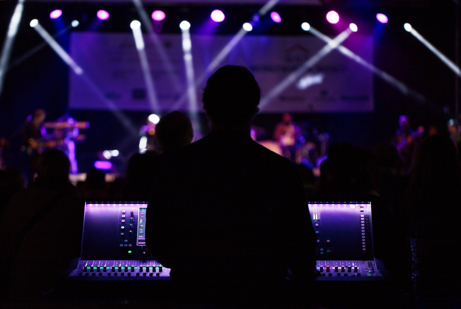 What is a Sound Technician and What Do They Do?
